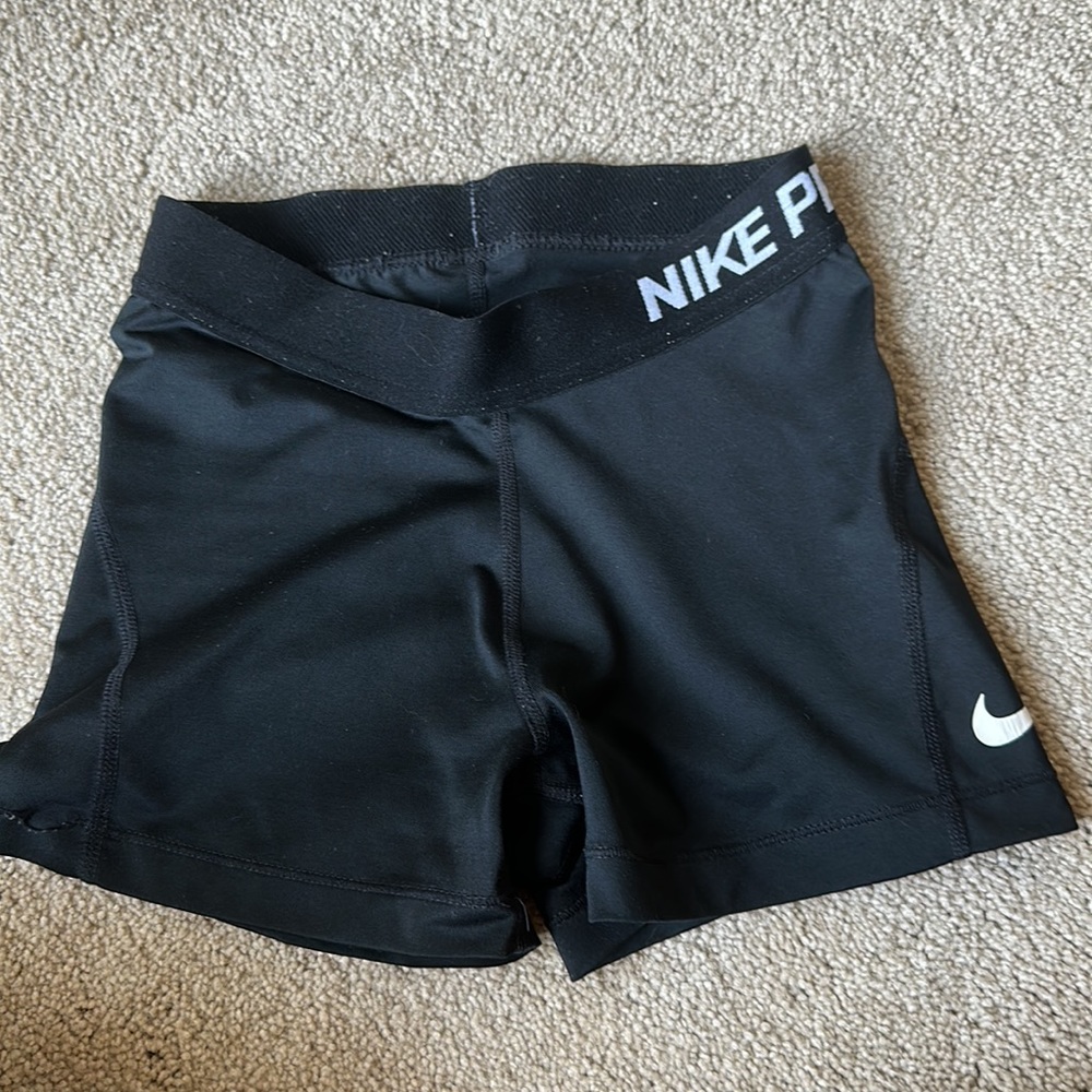 Black Nike Women’s Nike Pros